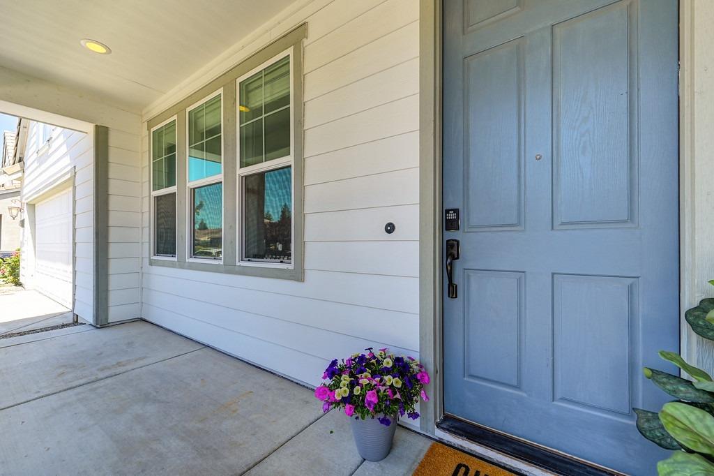 Detail Gallery Image 6 of 44 For 109 Hornby Ct, Roseville,  CA 95747 - 3 Beds | 2 Baths