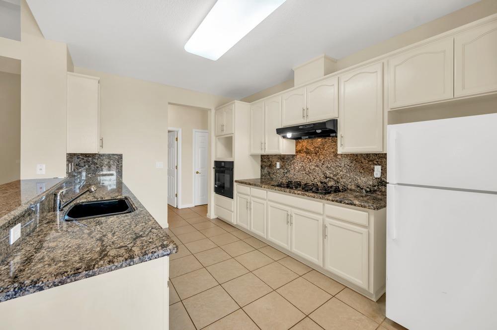 Detail Gallery Image 15 of 49 For 5542 Hazelbrook Ct, Antioch,  CA 94531 - 6 Beds | 3/1 Baths