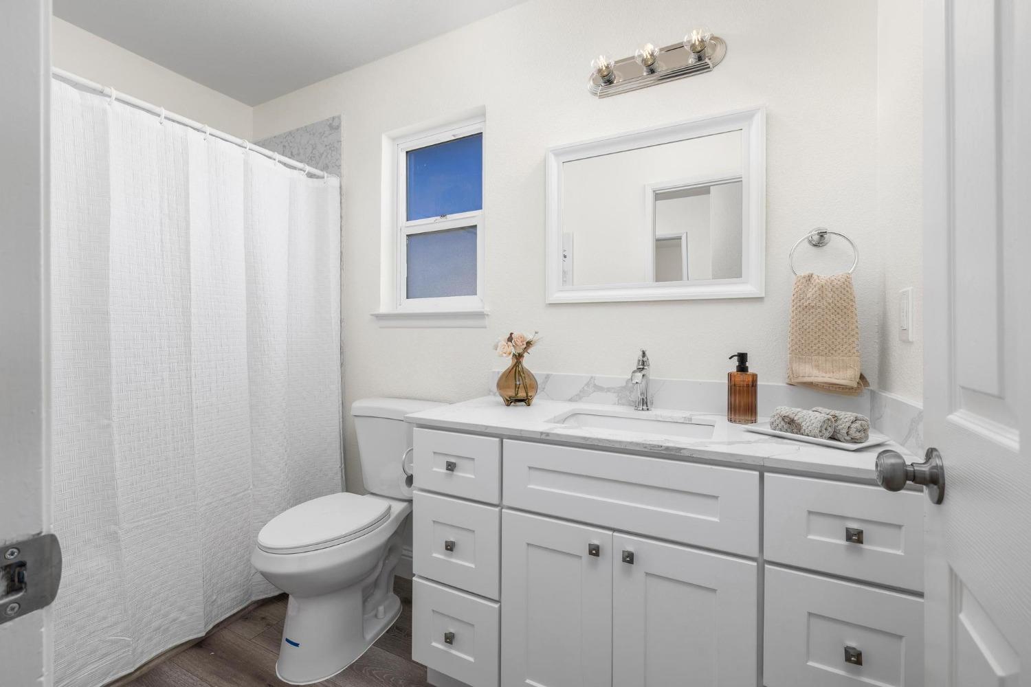 Detail Gallery Image 25 of 37 For 2104 Chester Ct, Stockton,  CA 95209 - 4 Beds | 2/1 Baths