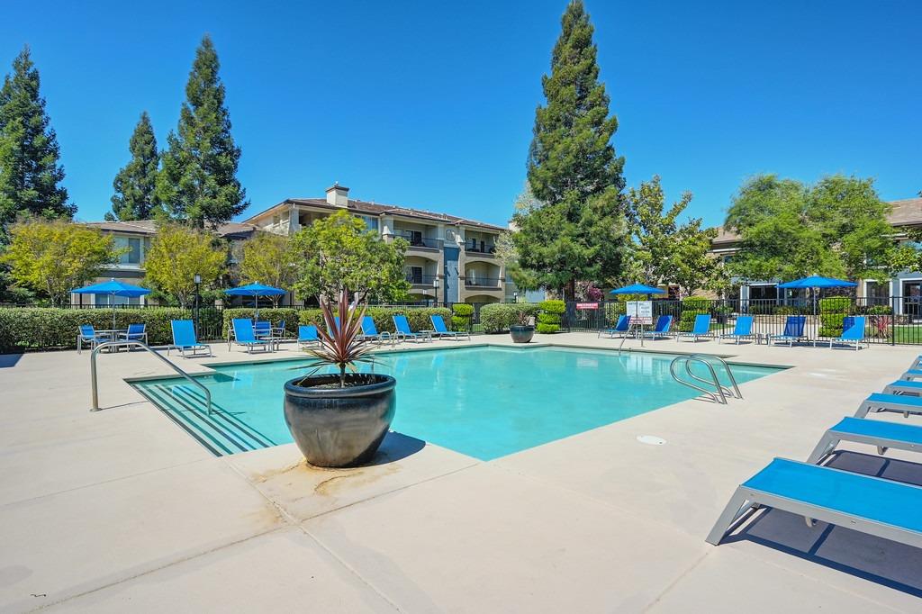 Detail Gallery Image 1 of 45 For 701 Gibson Dr #821,  Roseville,  CA 95678 - 2 Beds | 2 Baths