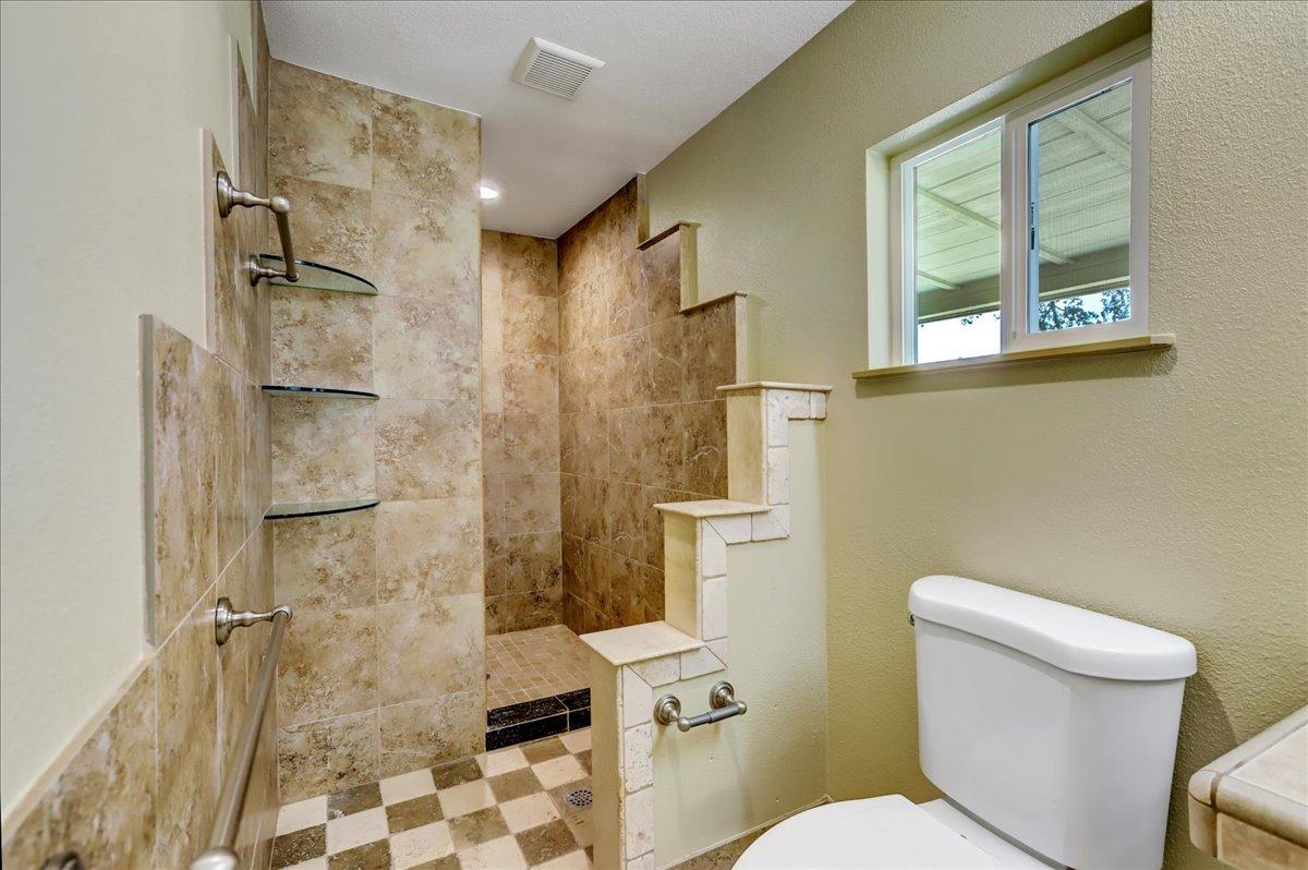 Detail Gallery Image 23 of 91 For 13598 Desperado Dr, Penn Valley,  CA 95946 - 5 Beds | 2/1 Baths