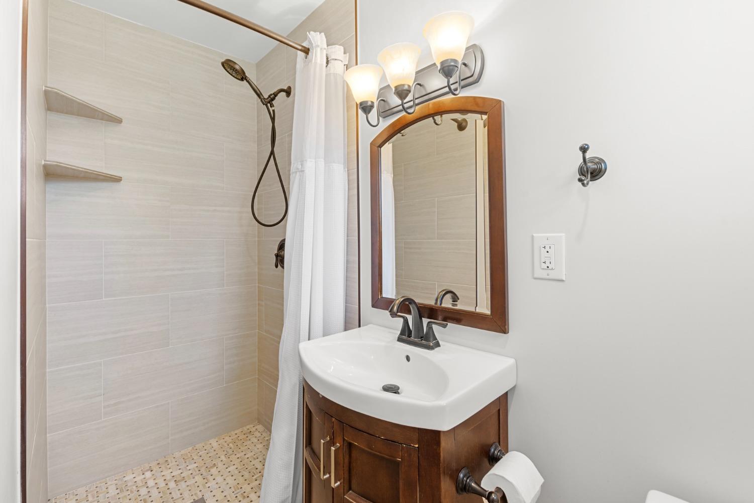 Detail Gallery Image 12 of 53 For 8732 Central Ave, Orangevale,  CA 95662 - 3 Beds | 2 Baths