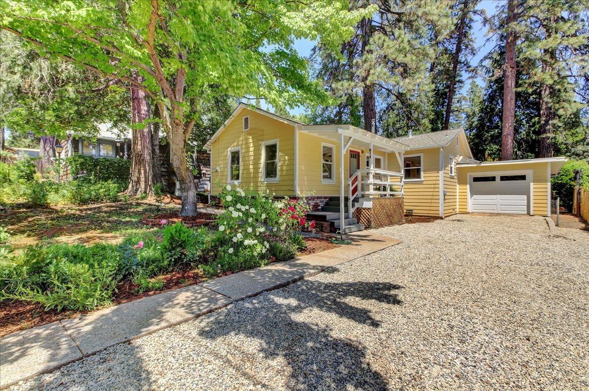 Detail Gallery Image 1 of 71 For 517 Packard Dr, Grass Valley,  CA 95945 - 2 Beds | 1 Baths