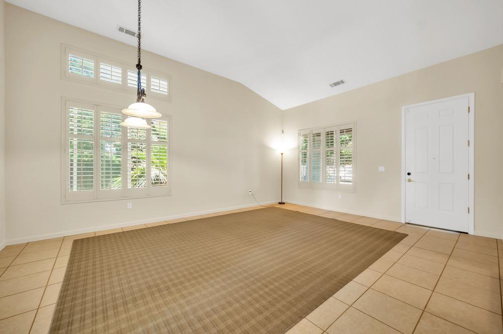Detail Gallery Image 9 of 49 For 5542 Hazelbrook Ct, Antioch,  CA 94531 - 6 Beds | 3/1 Baths