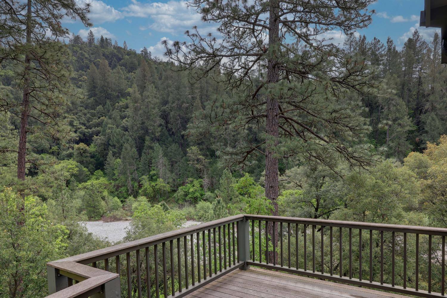 Detail Gallery Image 29 of 85 For 15035 Deerwood Pl, Grass Valley,  CA 95949 - 4 Beds | 4 Baths