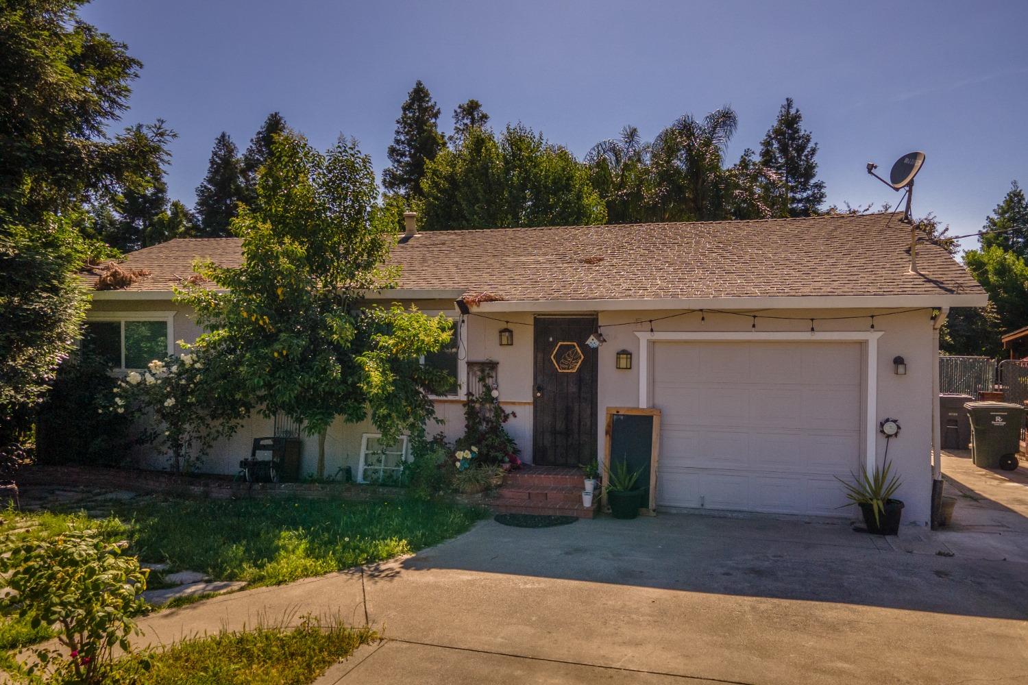 Detail Gallery Image 1 of 24 For 2014 Becky Ln, Yuba City,  CA 95993 - 3 Beds | 1 Baths