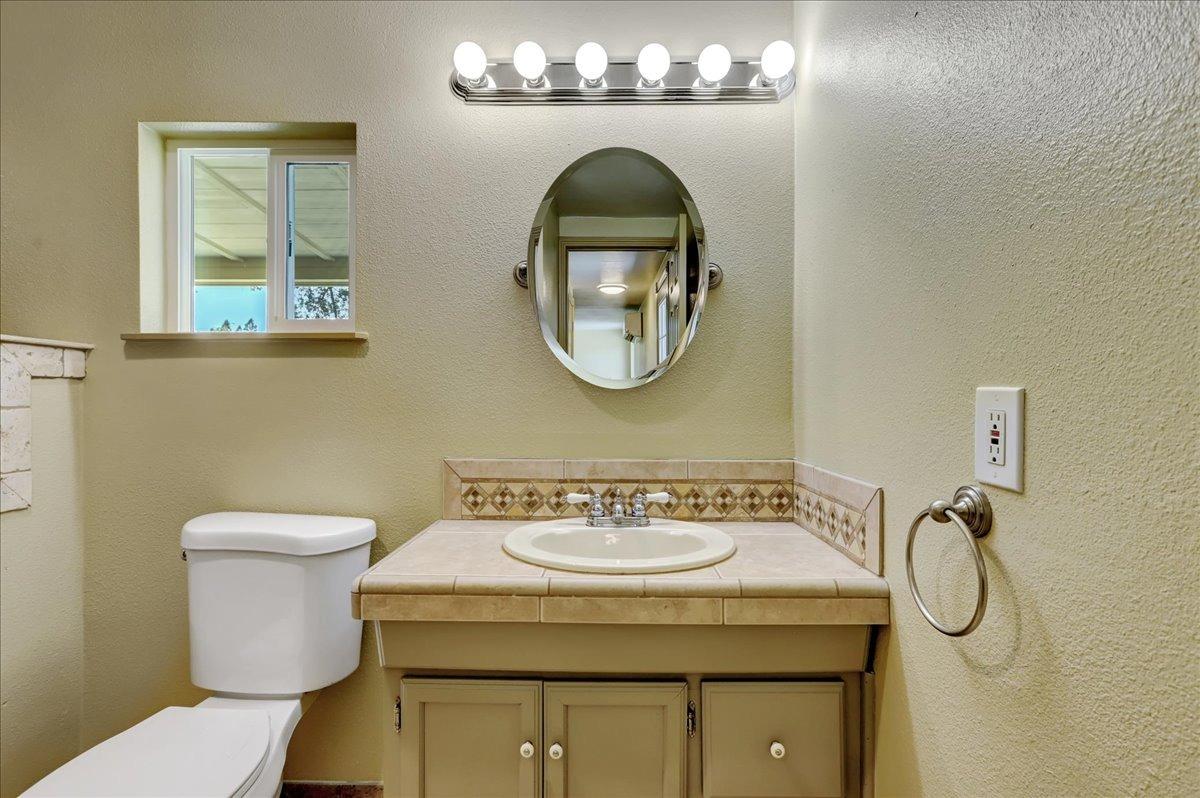 Detail Gallery Image 22 of 91 For 13598 Desperado Dr, Penn Valley,  CA 95946 - 5 Beds | 2/1 Baths