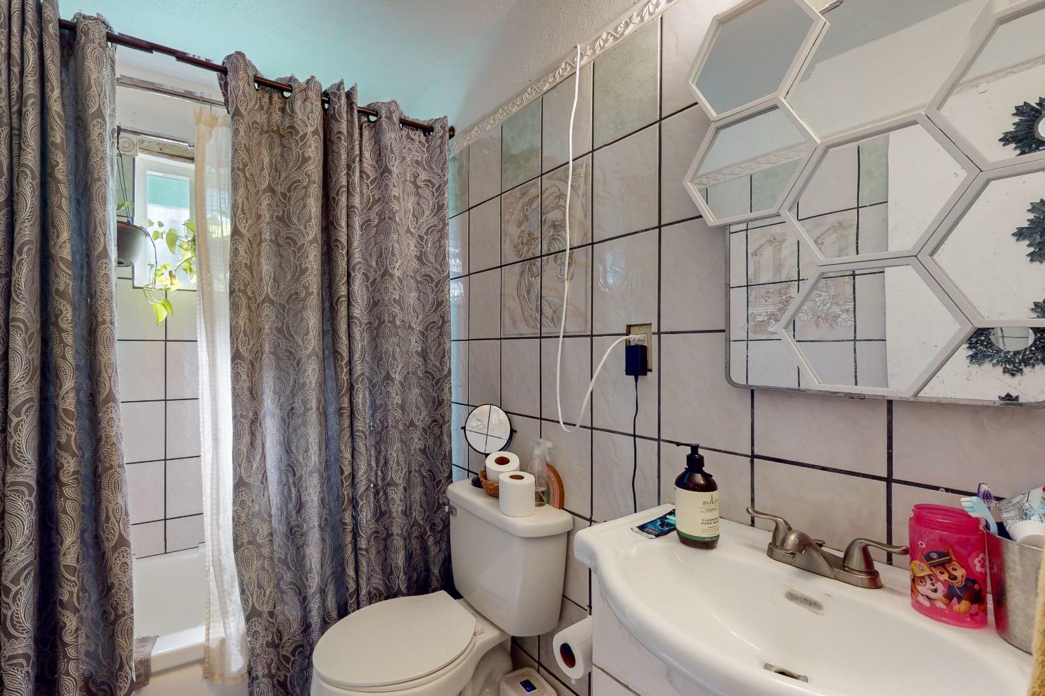 Detail Gallery Image 16 of 24 For 2014 Becky Ln, Yuba City,  CA 95993 - 3 Beds | 1 Baths