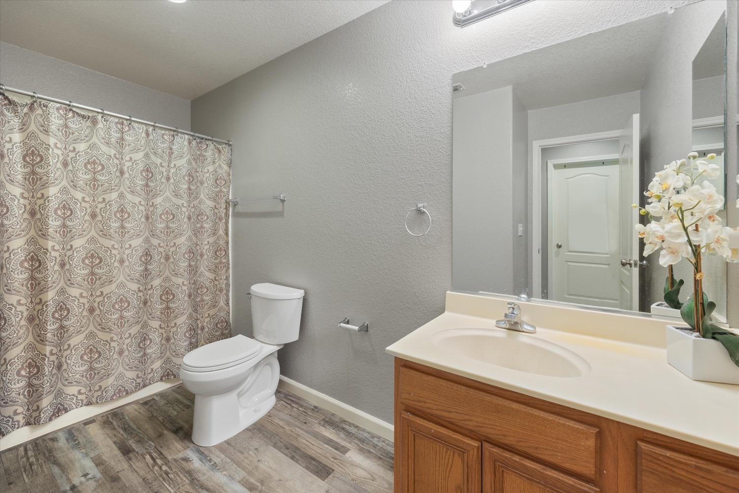 Detail Gallery Image 20 of 27 For 1359 Leighton Grove Dr, Plumas Lake,  CA 95961 - 3 Beds | 2 Baths
