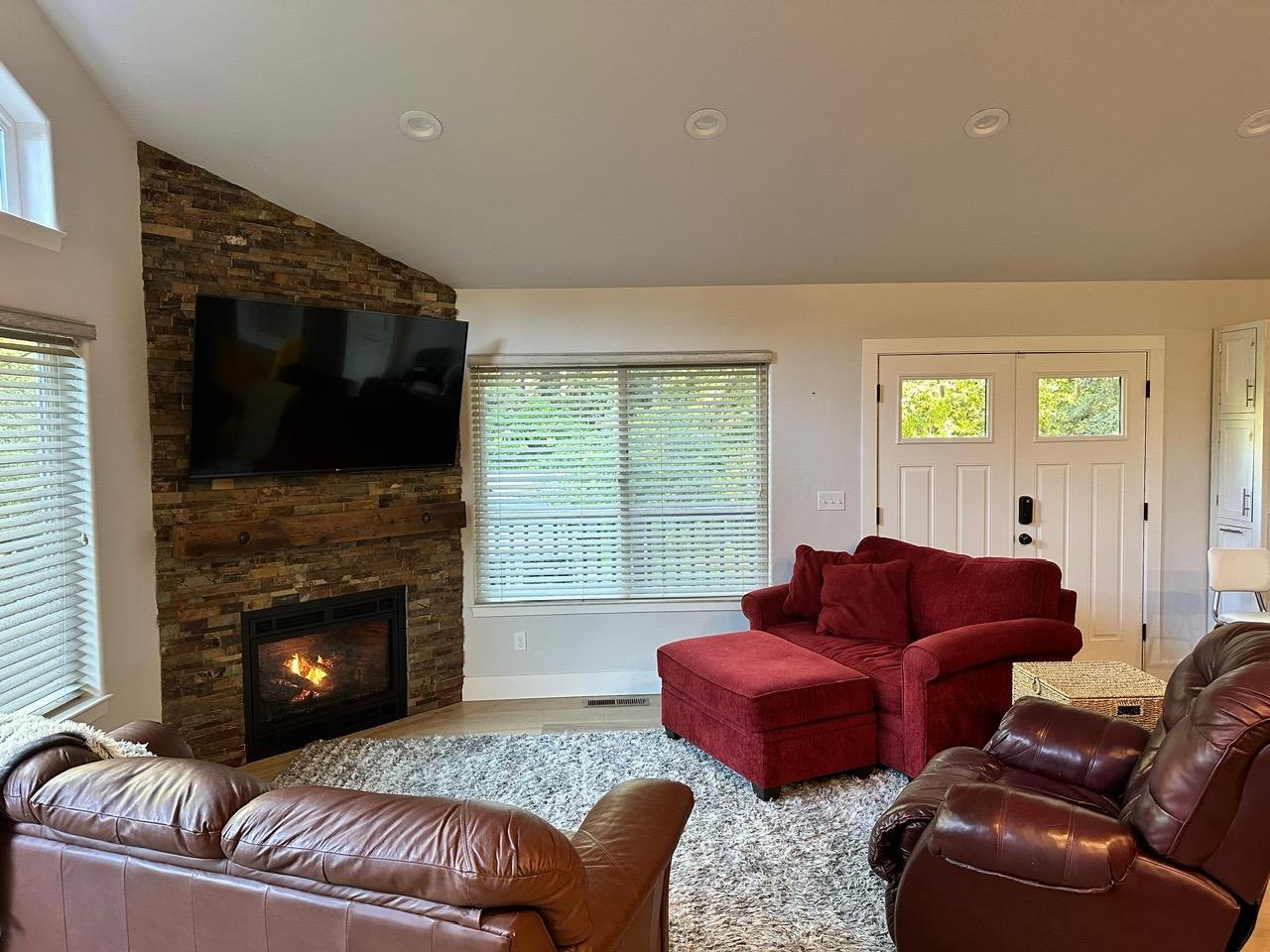 Detail Gallery Image 10 of 49 For 833 Skyline Dr, Felton,  CA 95018 - 2 Beds | 1/1 Baths