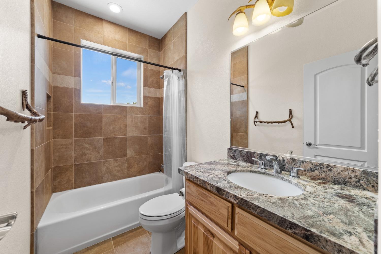 Detail Gallery Image 32 of 77 For 12992 Lone Tree Way, Marysville,  CA 95901 - 3 Beds | 2/1 Baths