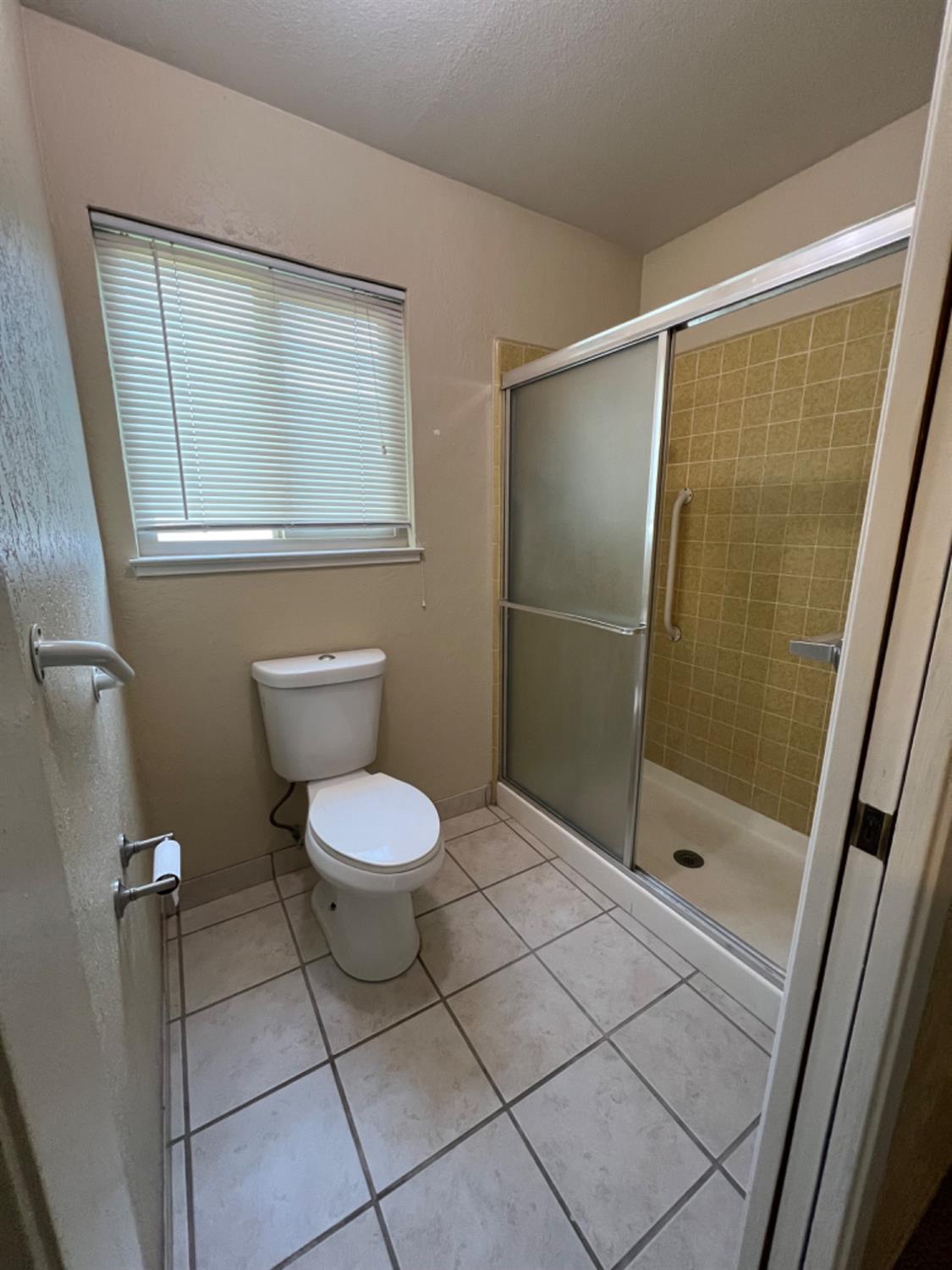 Detail Gallery Image 14 of 24 For 1922 Venetian Dr, Stockton,  CA 95207 - 2 Beds | 2 Baths