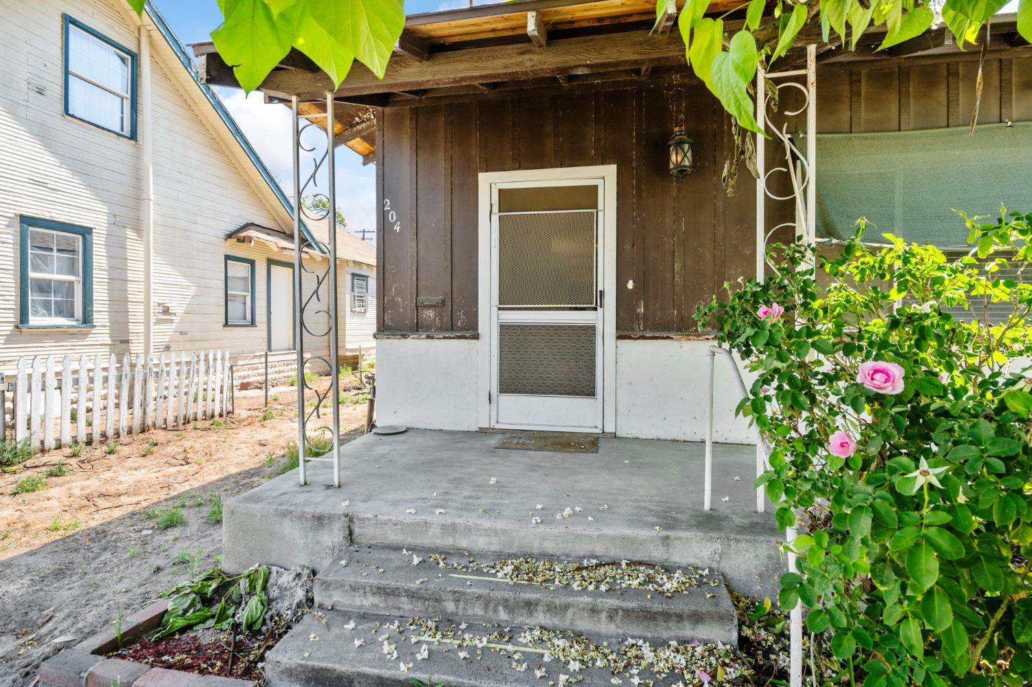 Detail Gallery Image 5 of 34 For 204 S Orange St, Turlock,  CA 95380 - 2 Beds | 1 Baths