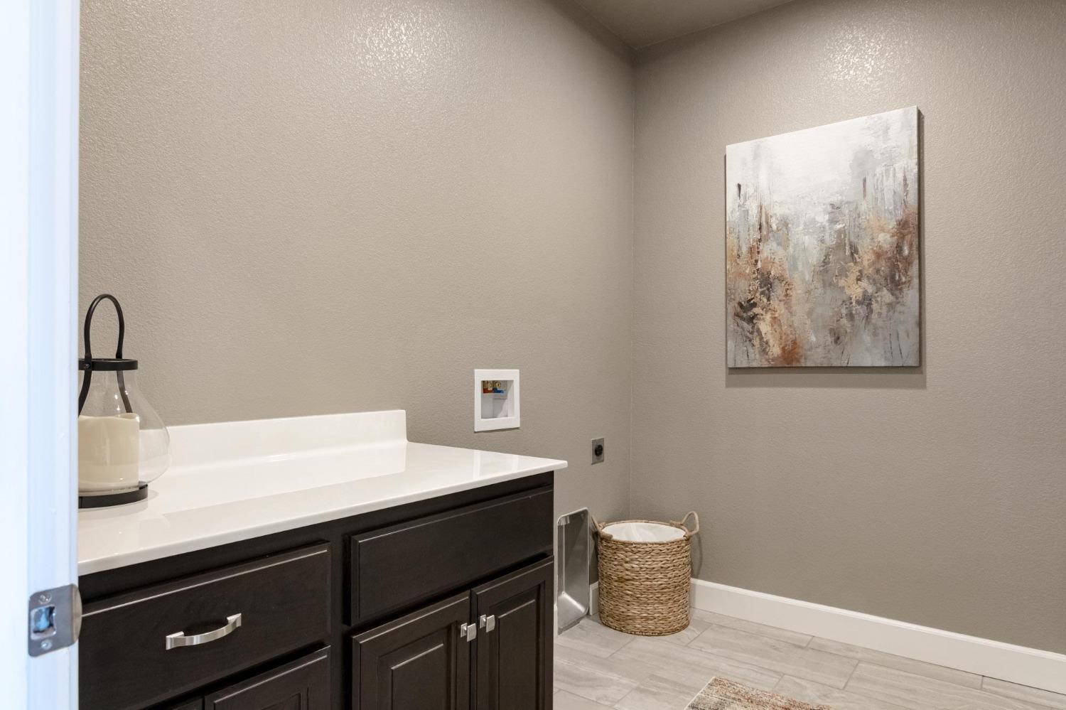 Detail Gallery Image 17 of 23 For 1366 Veteran St, Manteca,  CA 95337 - 4 Beds | 2/1 Baths