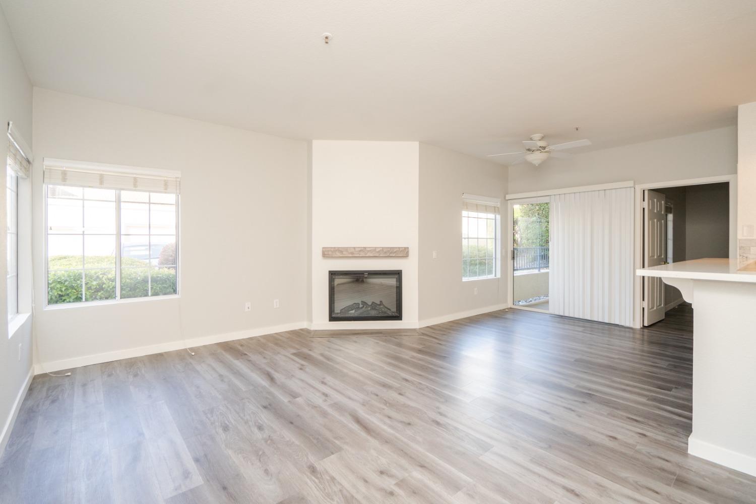 Detail Gallery Image 8 of 40 For 2713 Zephyr Cv #1079,  Rocklin,  CA 95677 - 2 Beds | 2 Baths