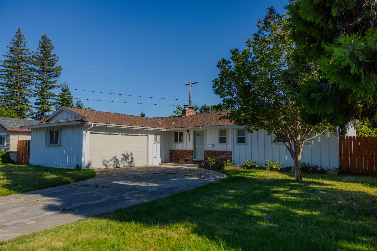 Detail Gallery Image 1 of 35 For 5418 Canfield Ave, Carmichael,  CA 95608 - 3 Beds | 2 Baths