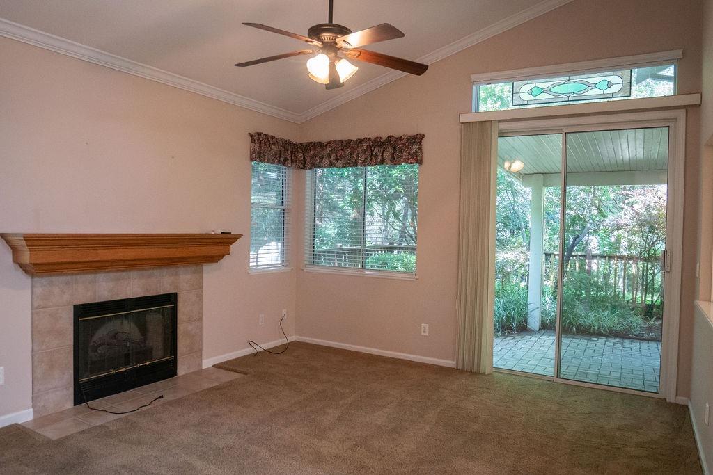 Detail Gallery Image 2 of 22 For 8121 Heritage Meadow Lane, Citrus Heights,  CA 95610 - 2 Beds | 2 Baths
