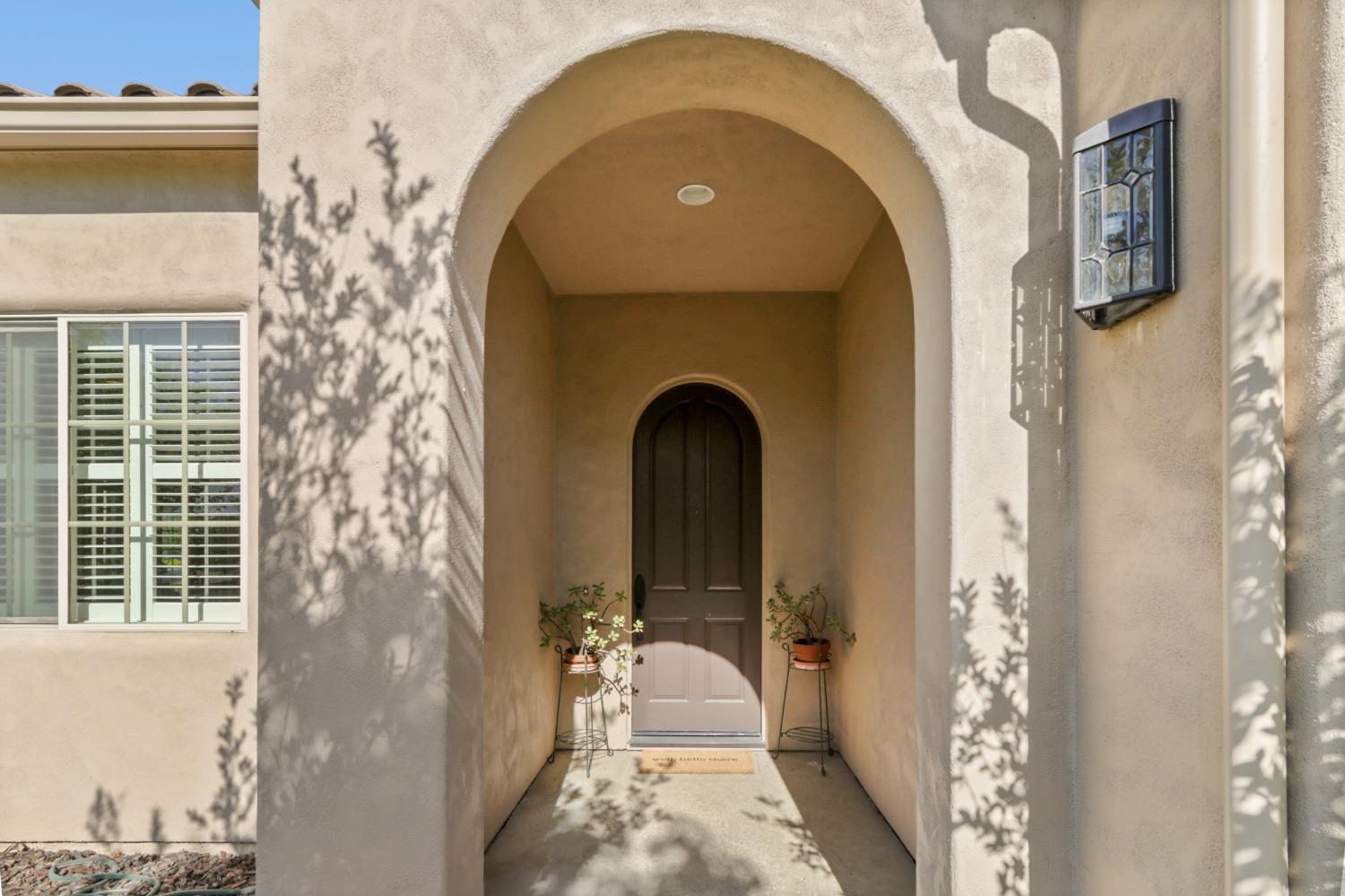 Detail Gallery Image 6 of 66 For 2201 Somerset Cir, Woodland,  CA 95776 - 4 Beds | 2/1 Baths