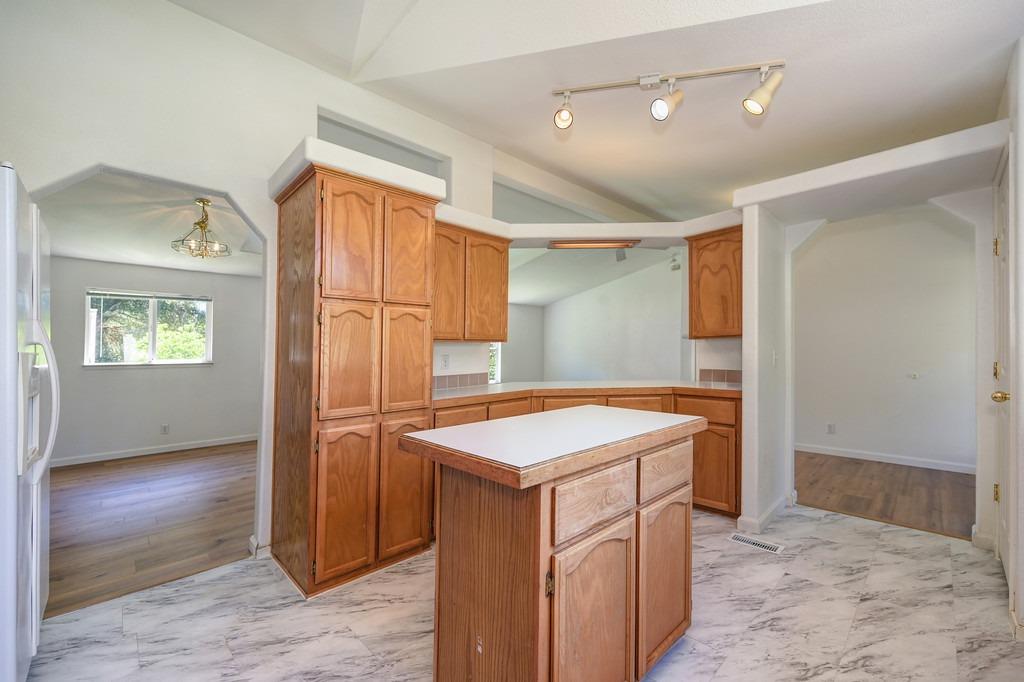 Detail Gallery Image 19 of 63 For 2861 N Shingle Rd, Shingle Springs,  CA 95682 - 3 Beds | 2 Baths