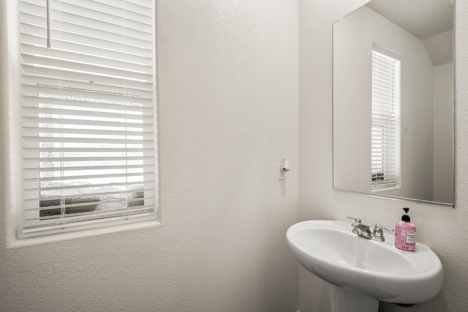 Detail Gallery Image 22 of 24 For 3337 Seger Way, Stockton,  CA 95212 - 4 Beds | 2/1 Baths