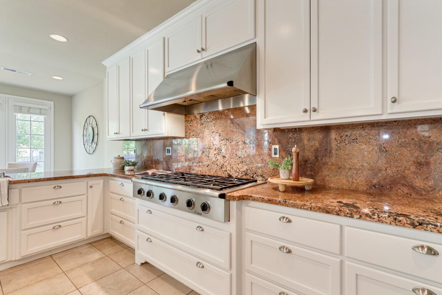 Detail Gallery Image 23 of 66 For 2201 Somerset Cir, Woodland,  CA 95776 - 4 Beds | 2/1 Baths