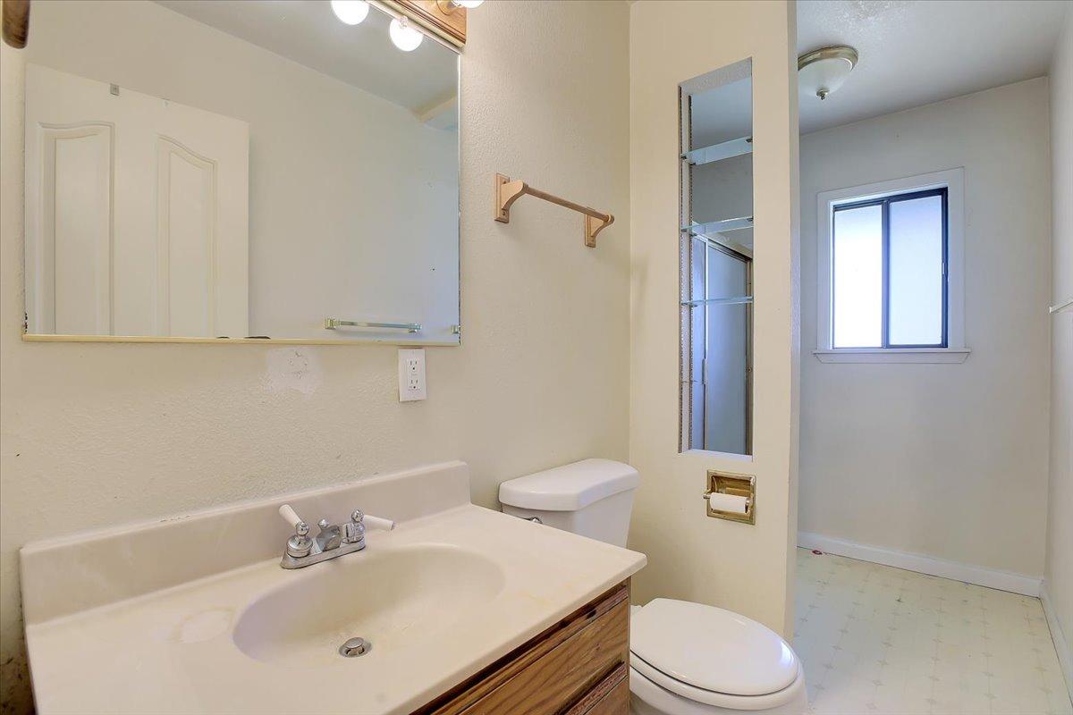 Detail Gallery Image 19 of 34 For 1204 Meadow Ave, Yuba City,  CA 95991 - 3 Beds | 1/1 Baths