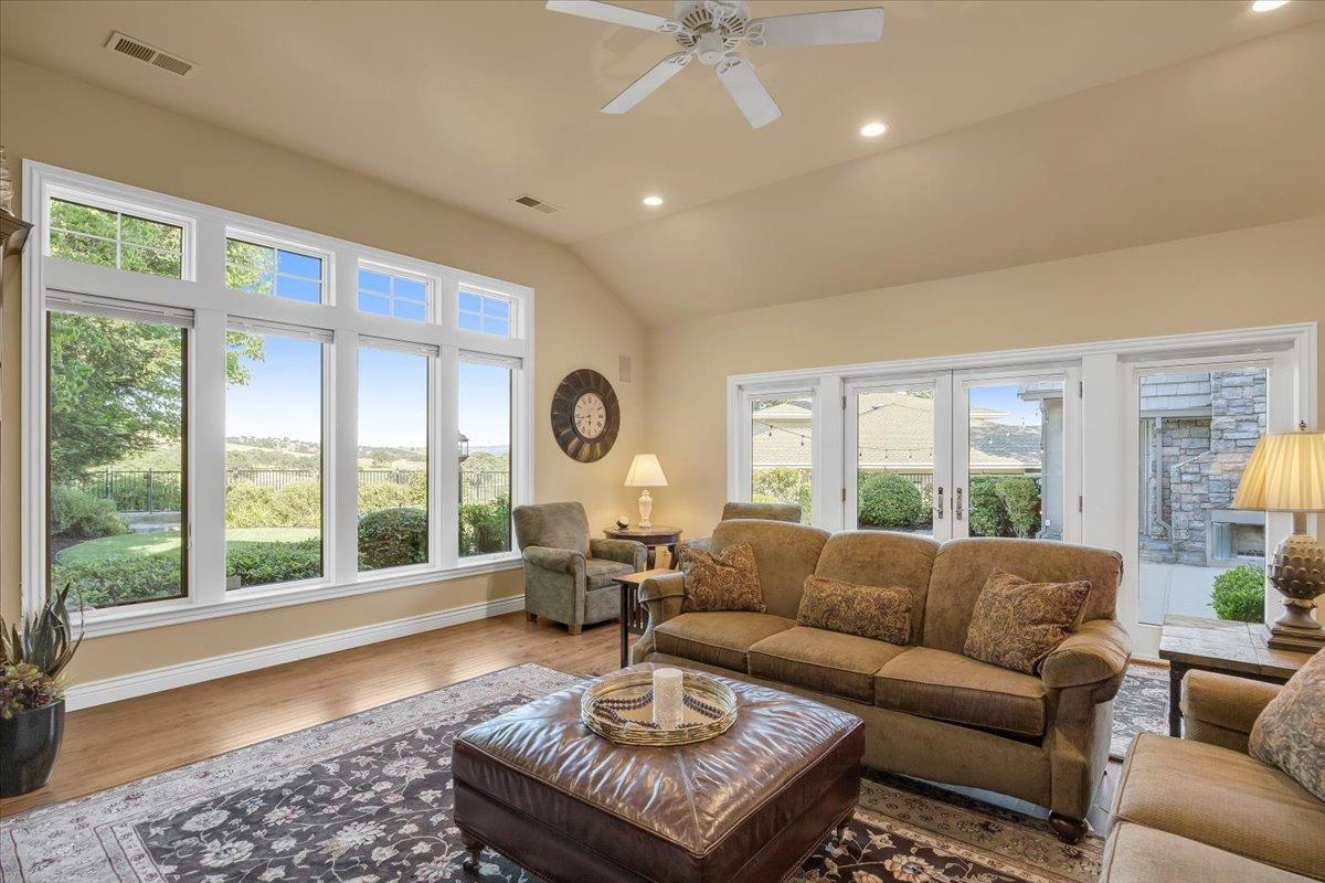 Detail Gallery Image 44 of 99 For 10 Grandview Ct #25,  Copperopolis,  CA 95228 - 4 Beds | 3/1 Baths