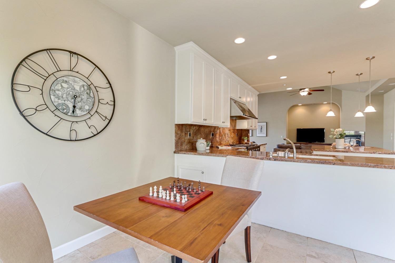 Detail Gallery Image 32 of 66 For 2201 Somerset Cir, Woodland,  CA 95776 - 4 Beds | 2/1 Baths