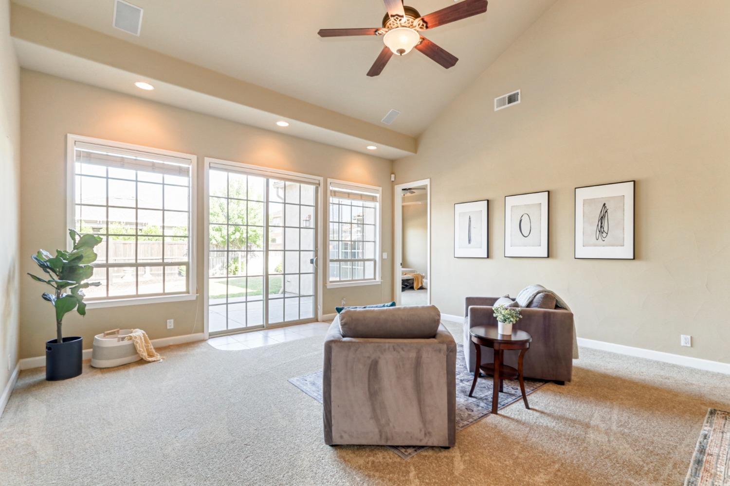 Detail Gallery Image 35 of 66 For 2201 Somerset Cir, Woodland,  CA 95776 - 4 Beds | 2/1 Baths