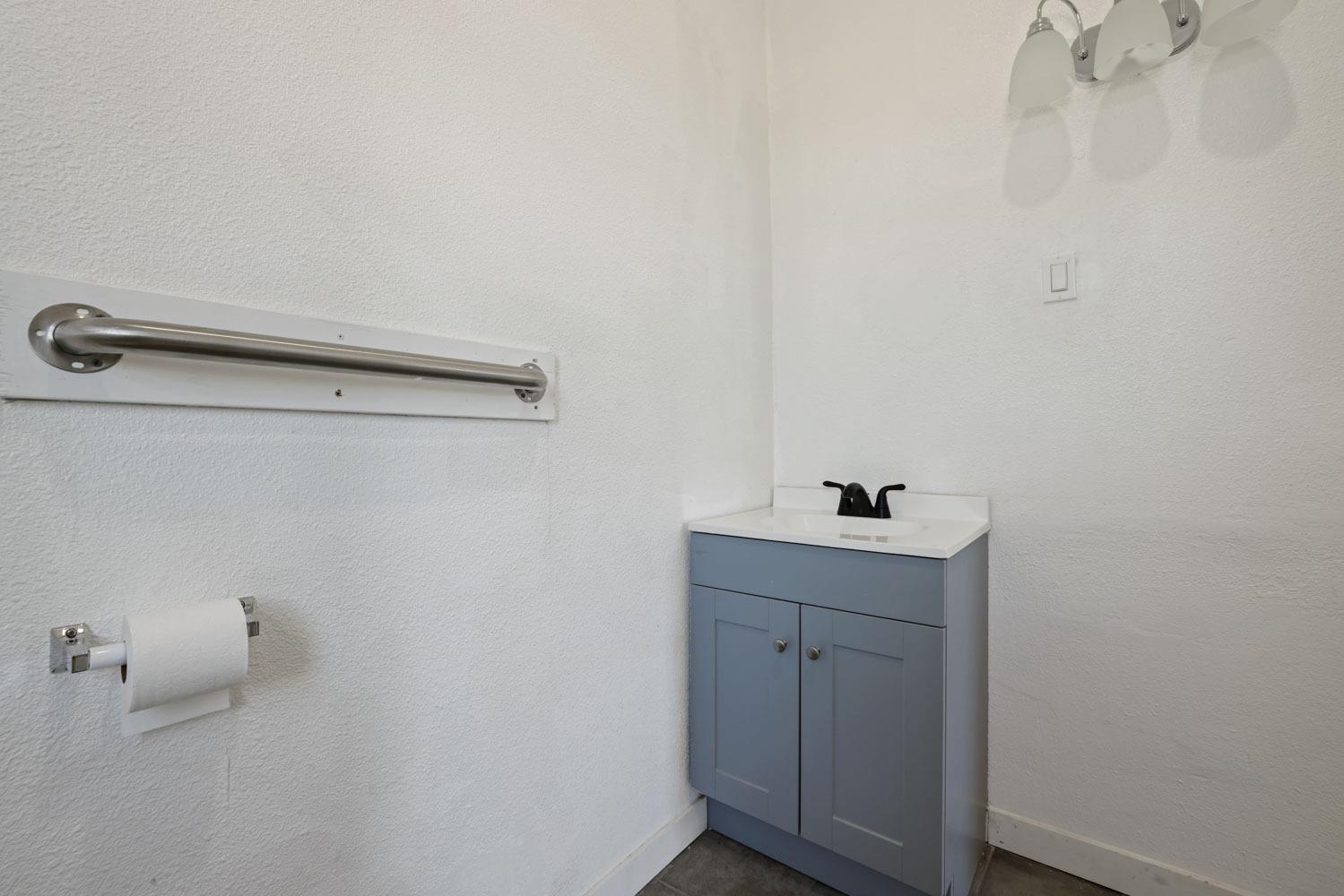 Detail Gallery Image 26 of 42 For 309 N Stockton St, Lodi,  CA 95240 - 3 Beds | 2/1 Baths