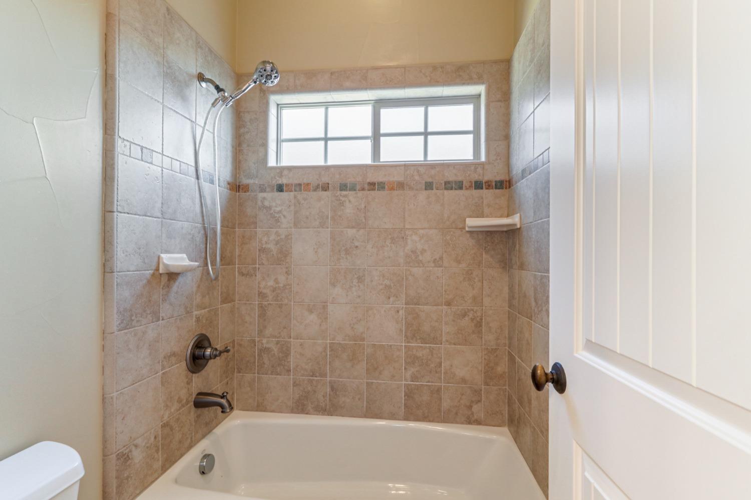 Detail Gallery Image 53 of 66 For 2201 Somerset Cir, Woodland,  CA 95776 - 4 Beds | 2/1 Baths