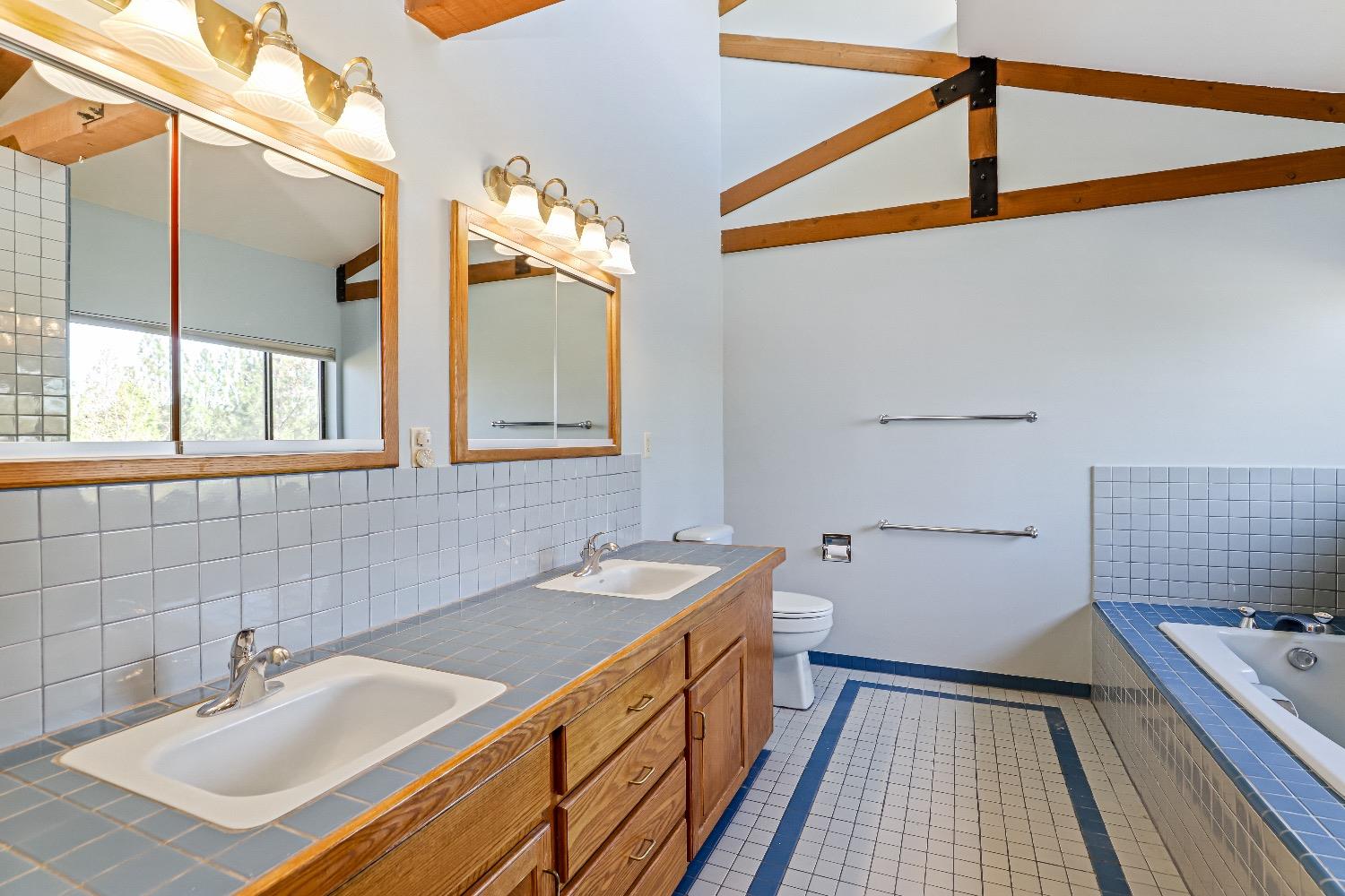 Detail Gallery Image 41 of 67 For 14070 Cartwright Way, Nevada City,  CA 95959 - 3 Beds | 2/1 Baths