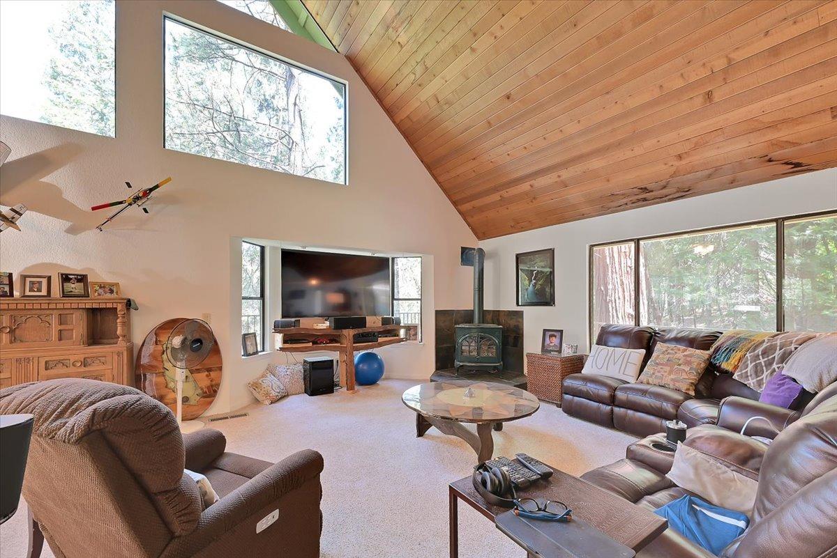 Detail Gallery Image 6 of 33 For 12402 Francis Dr, Grass Valley,  CA 95949 - 4 Beds | 2 Baths