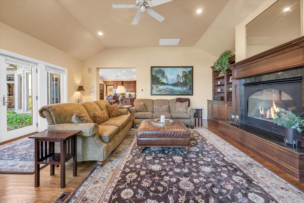 Detail Gallery Image 28 of 99 For 10 Grandview Ct #25,  Copperopolis,  CA 95228 - 4 Beds | 3/1 Baths