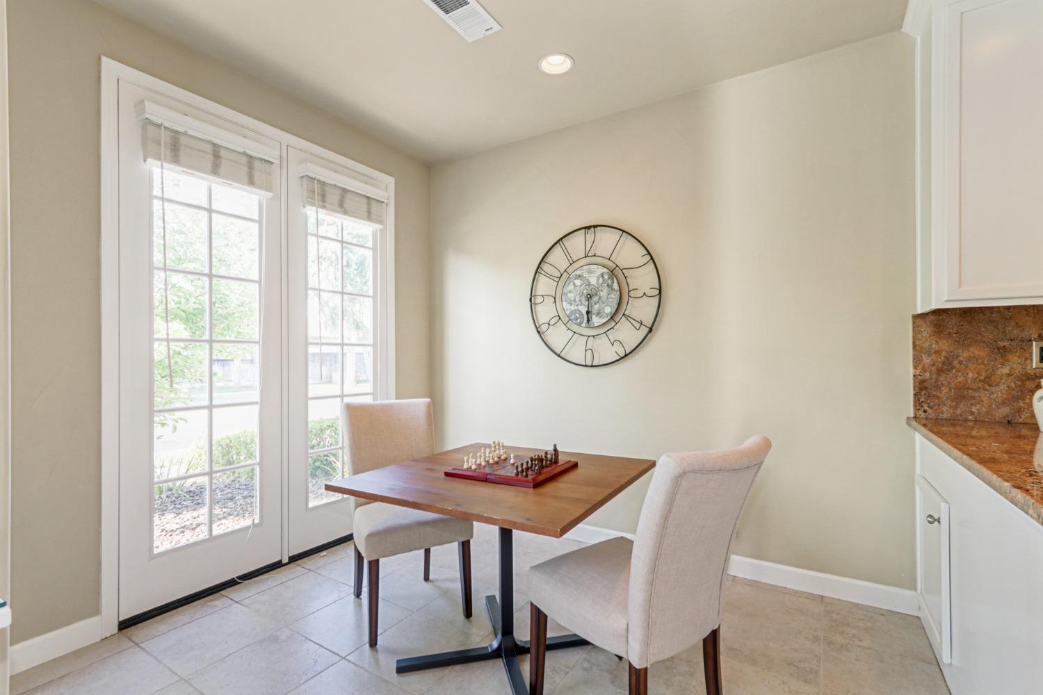 Detail Gallery Image 29 of 66 For 2201 Somerset Cir, Woodland,  CA 95776 - 4 Beds | 2/1 Baths