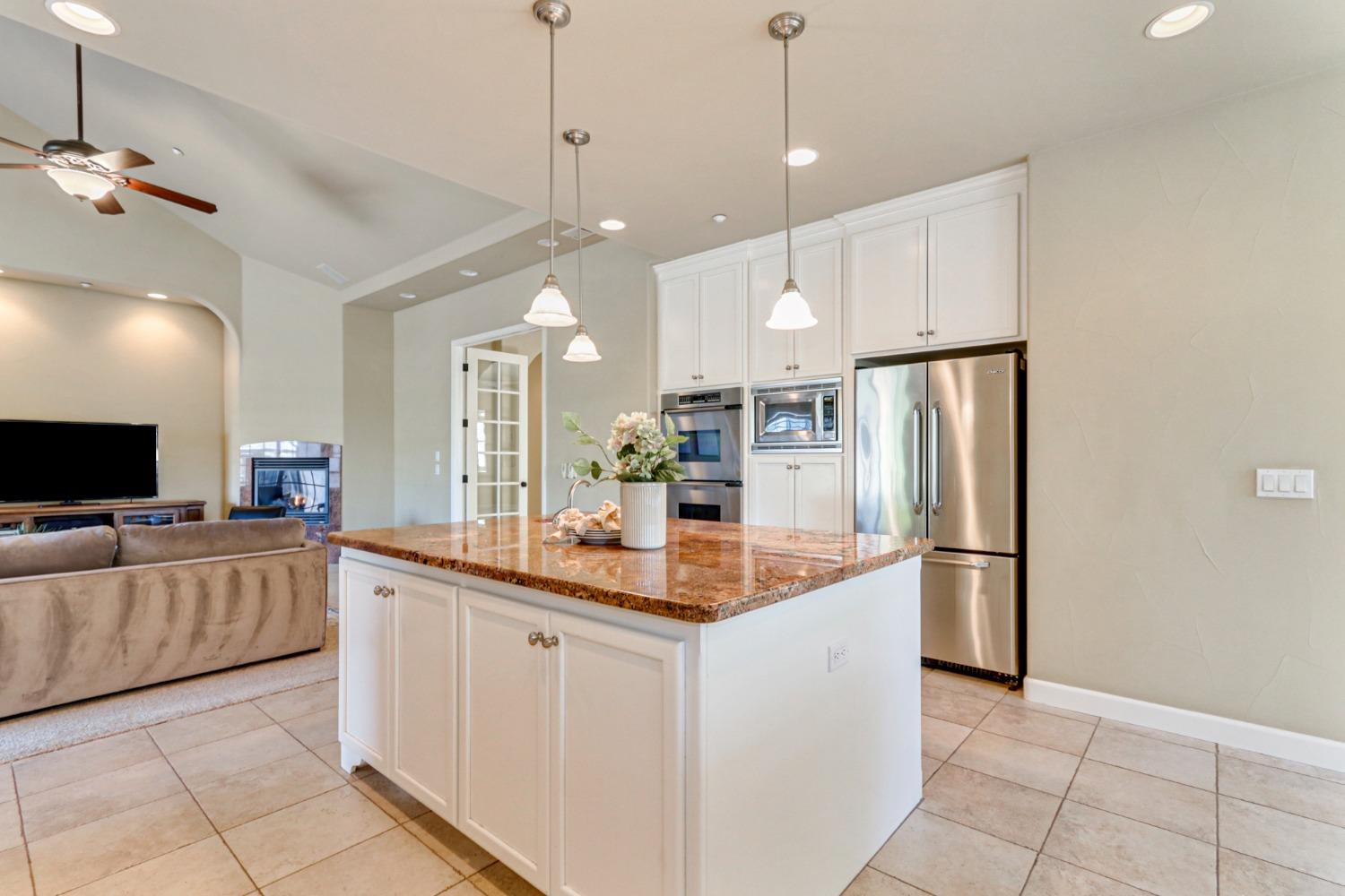 Detail Gallery Image 25 of 66 For 2201 Somerset Cir, Woodland,  CA 95776 - 4 Beds | 2/1 Baths