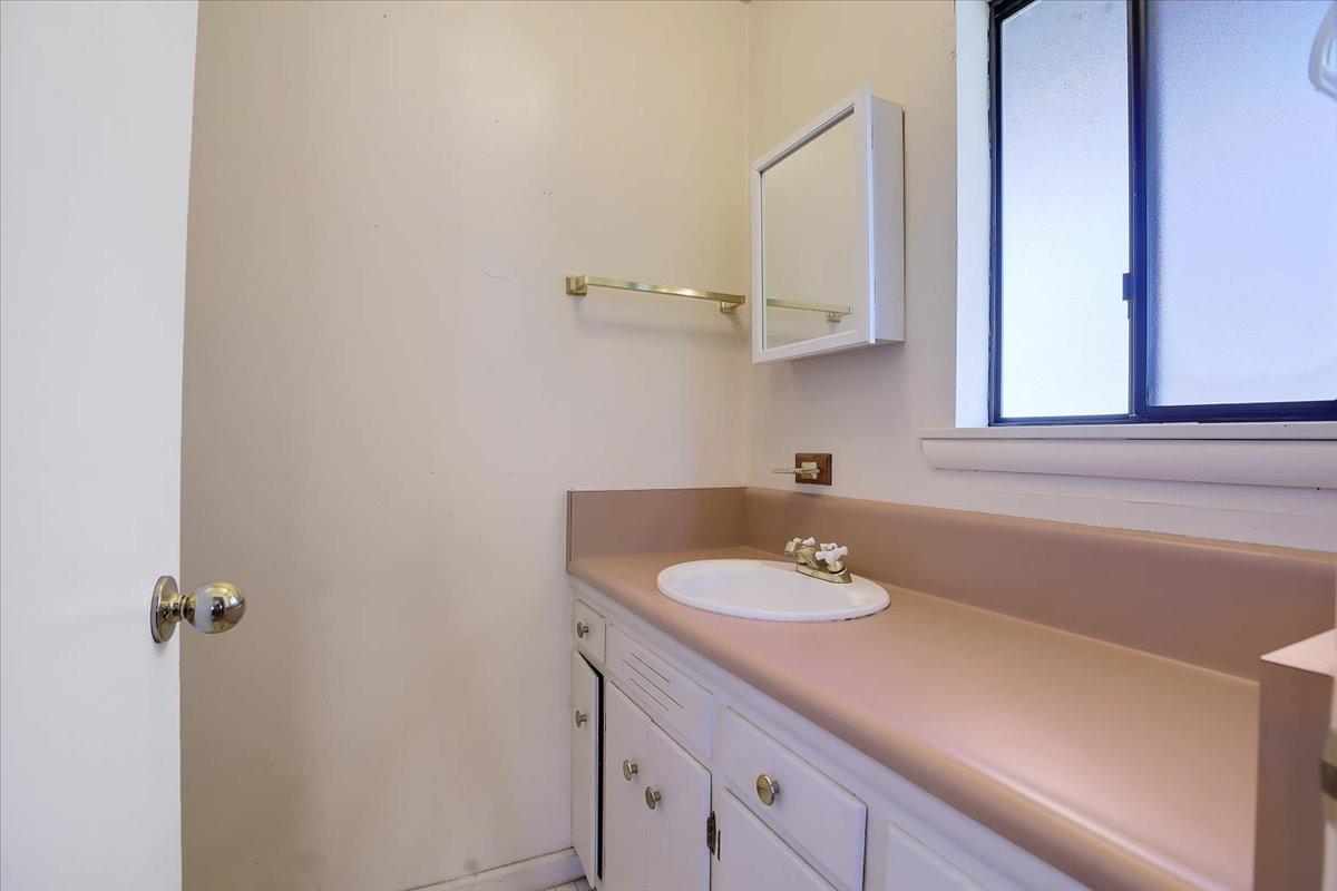 Detail Gallery Image 27 of 34 For 1204 Meadow Ave, Yuba City,  CA 95991 - 3 Beds | 1/1 Baths