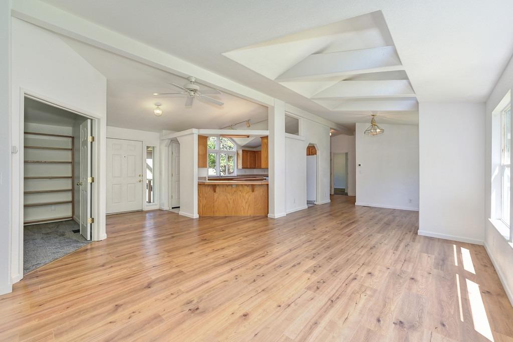 Detail Gallery Image 14 of 63 For 2861 N Shingle Rd, Shingle Springs,  CA 95682 - 3 Beds | 2 Baths