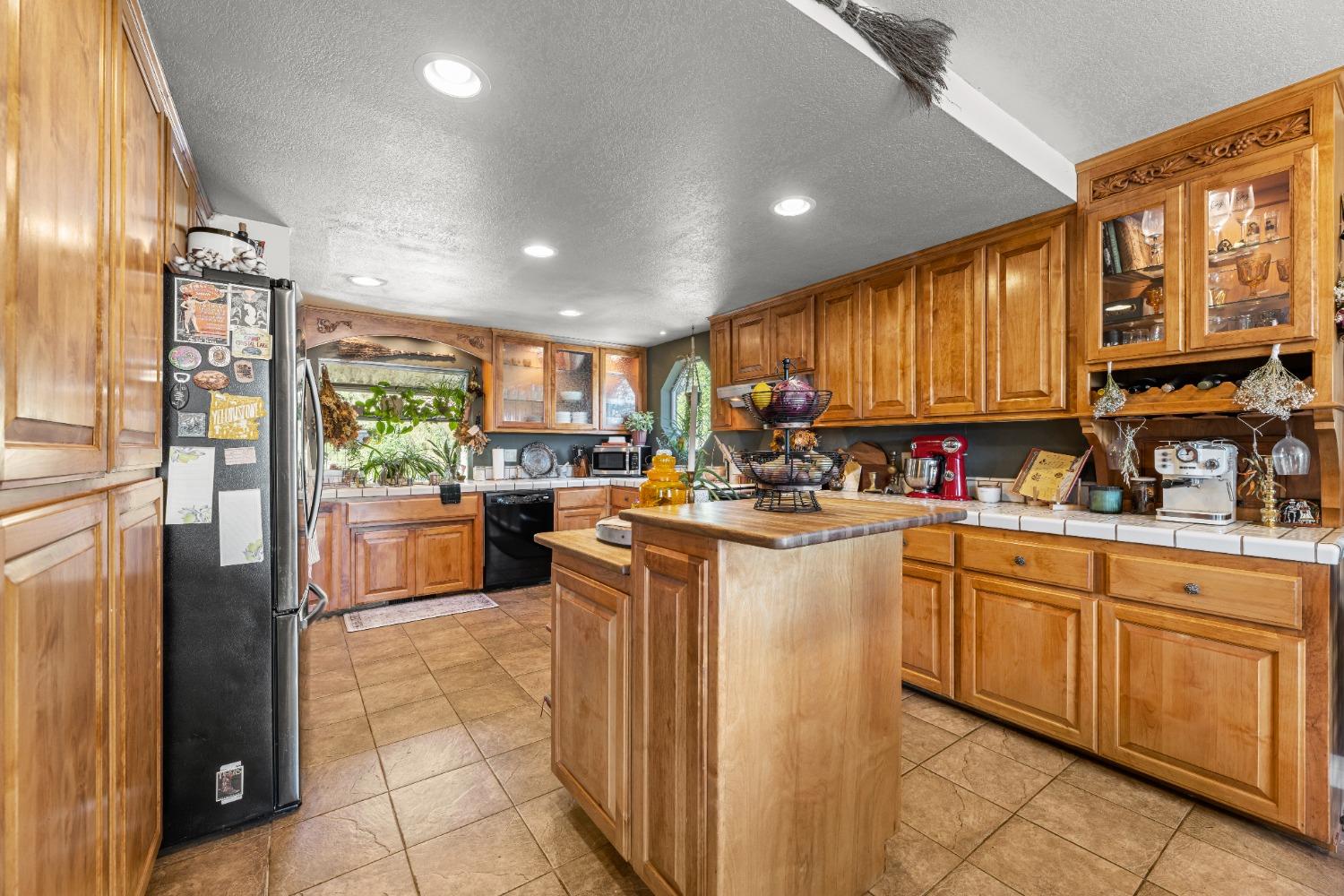 Detail Gallery Image 14 of 77 For 6745 Slug Gulch Rd, Somerset,  CA 95684 - 3 Beds | 2/1 Baths