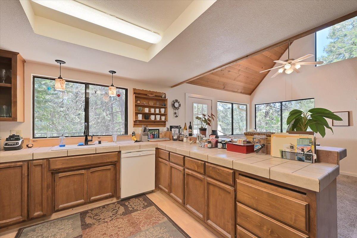 Detail Gallery Image 14 of 33 For 12402 Francis Dr, Grass Valley,  CA 95949 - 4 Beds | 2 Baths