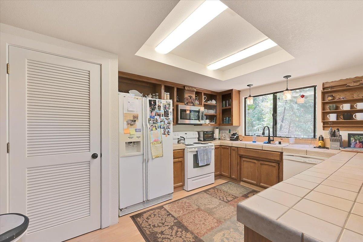 Detail Gallery Image 13 of 33 For 12402 Francis Dr, Grass Valley,  CA 95949 - 4 Beds | 2 Baths