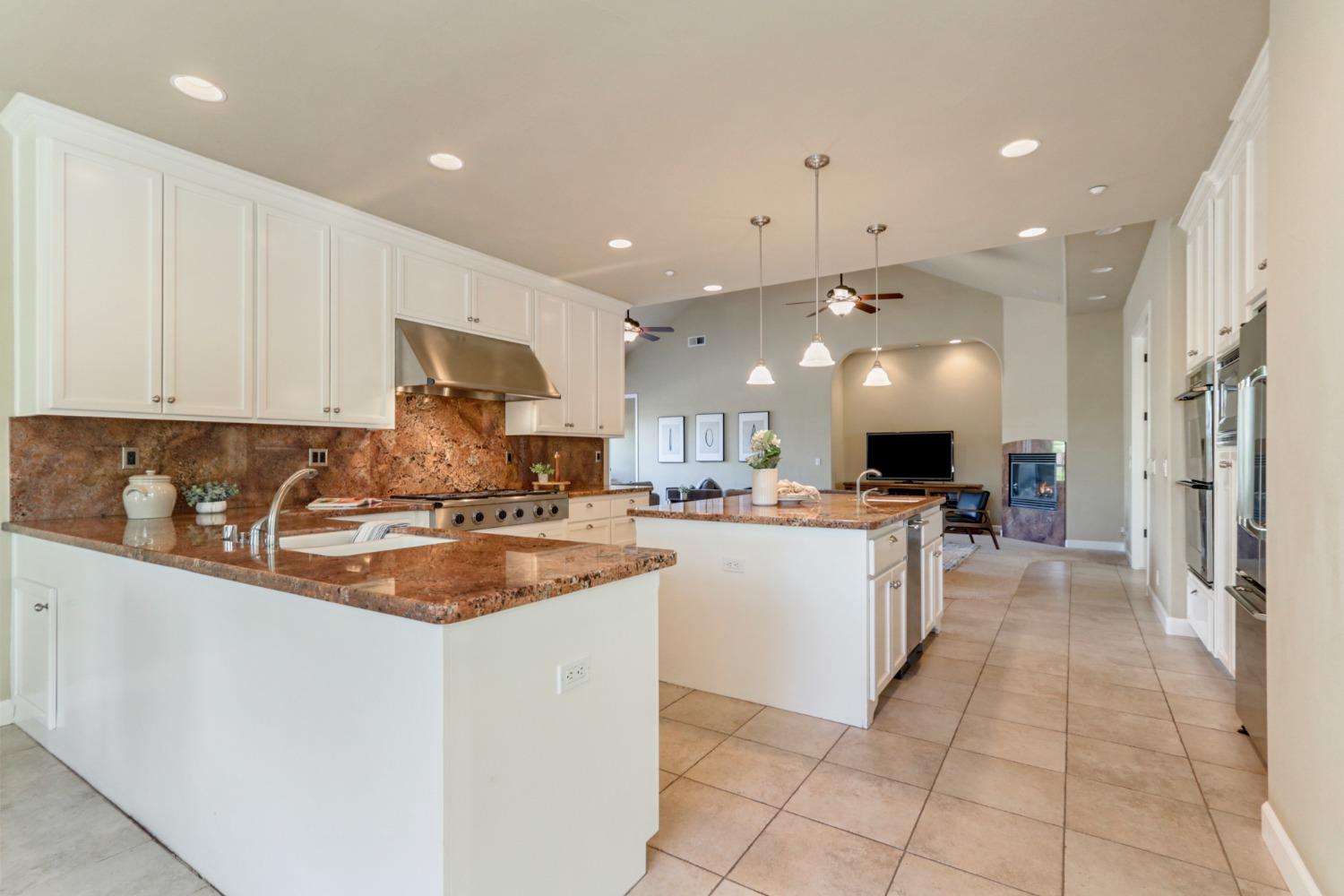 Detail Gallery Image 26 of 66 For 2201 Somerset Cir, Woodland,  CA 95776 - 4 Beds | 2/1 Baths