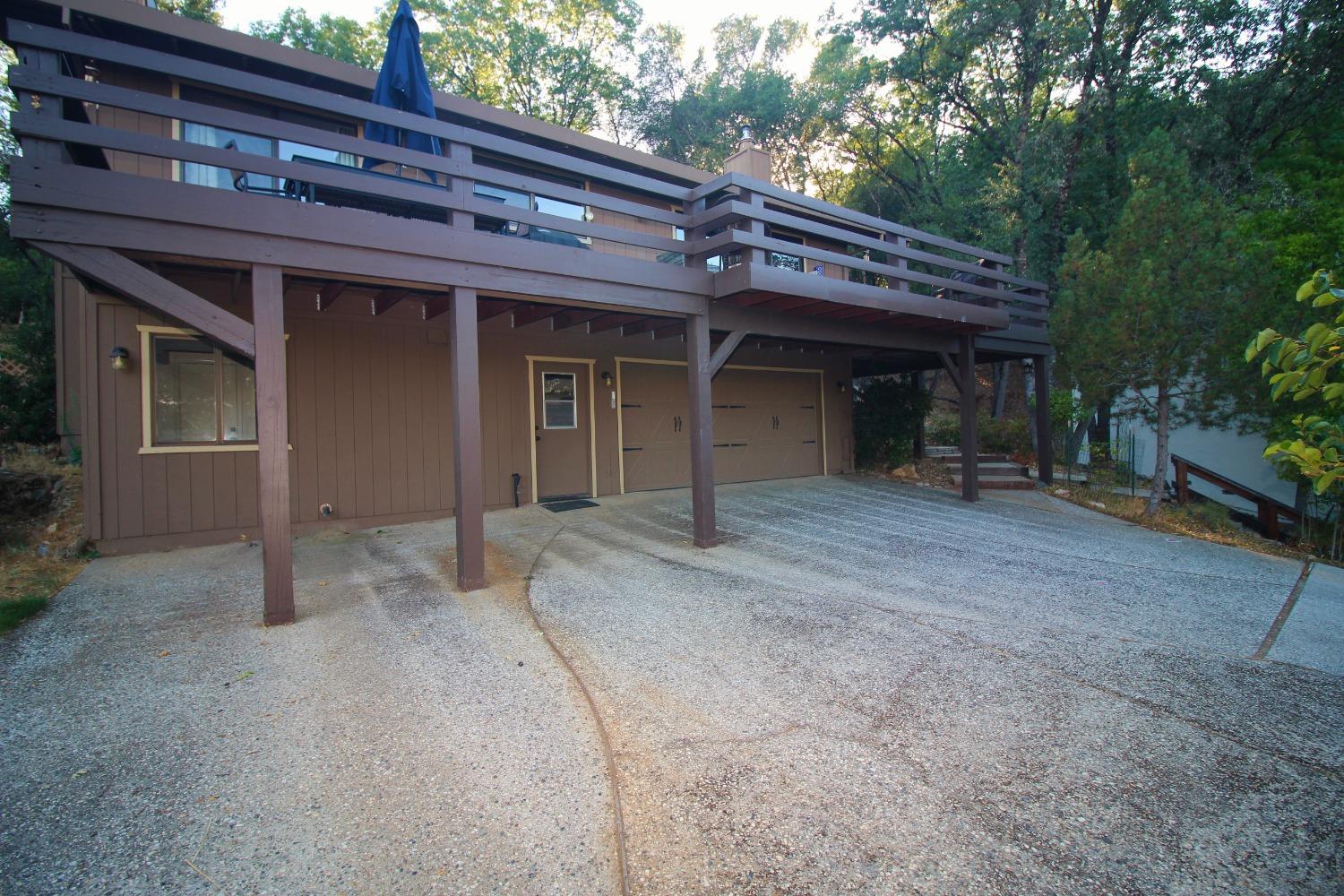 Detail Gallery Image 2 of 68 For 19744 Echo Blue Dr, Penn Valley,  CA 95946 - 5 Beds | 3/2 Baths