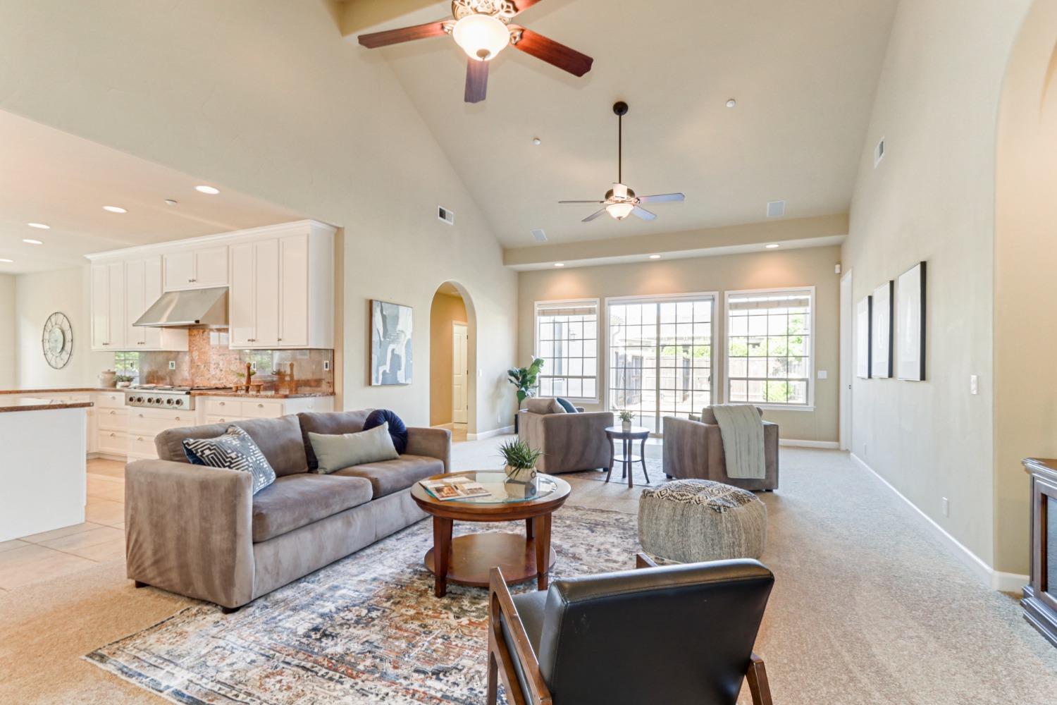 Detail Gallery Image 36 of 66 For 2201 Somerset Cir, Woodland,  CA 95776 - 4 Beds | 2/1 Baths