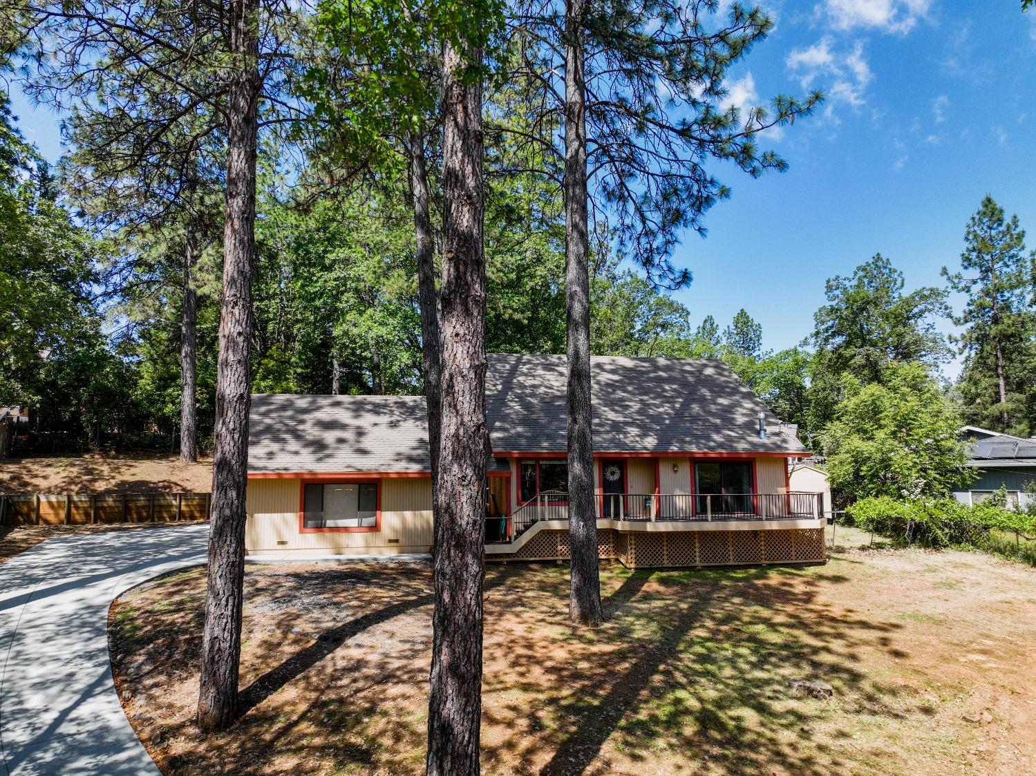 Detail Gallery Image 2 of 47 For 18218 Lawrence Way, Grass Valley,  CA 95949 - 3 Beds | 2/1 Baths