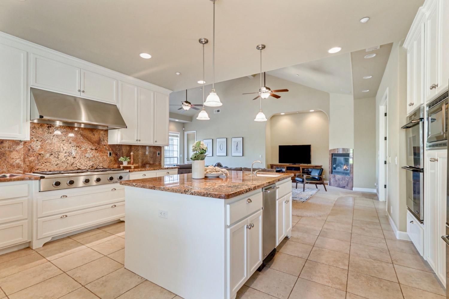 Detail Gallery Image 27 of 66 For 2201 Somerset Cir, Woodland,  CA 95776 - 4 Beds | 2/1 Baths