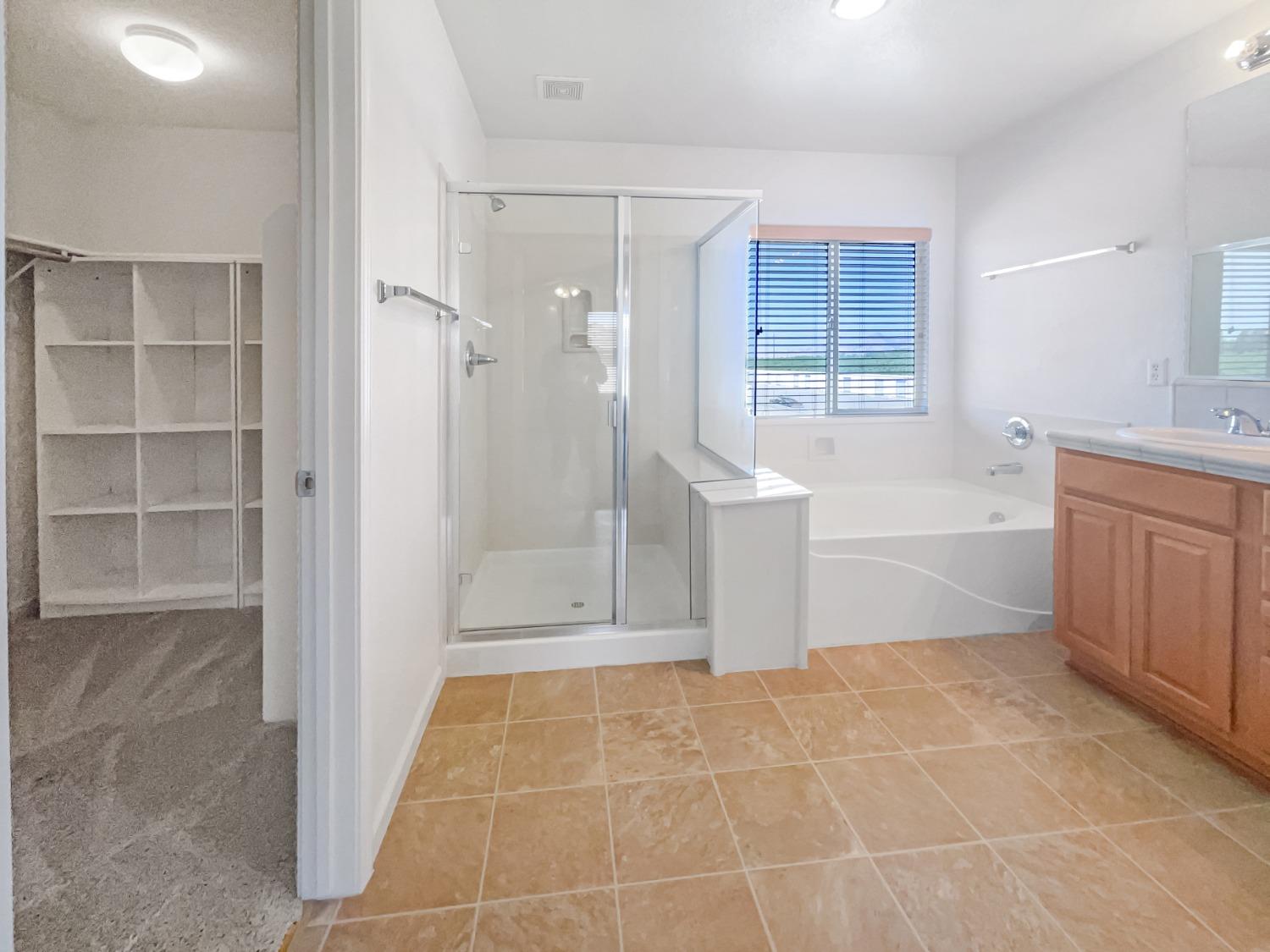 Detail Gallery Image 22 of 30 For 1196 Wallace Way, Yuba City,  CA 95993 - 5 Beds | 2/1 Baths