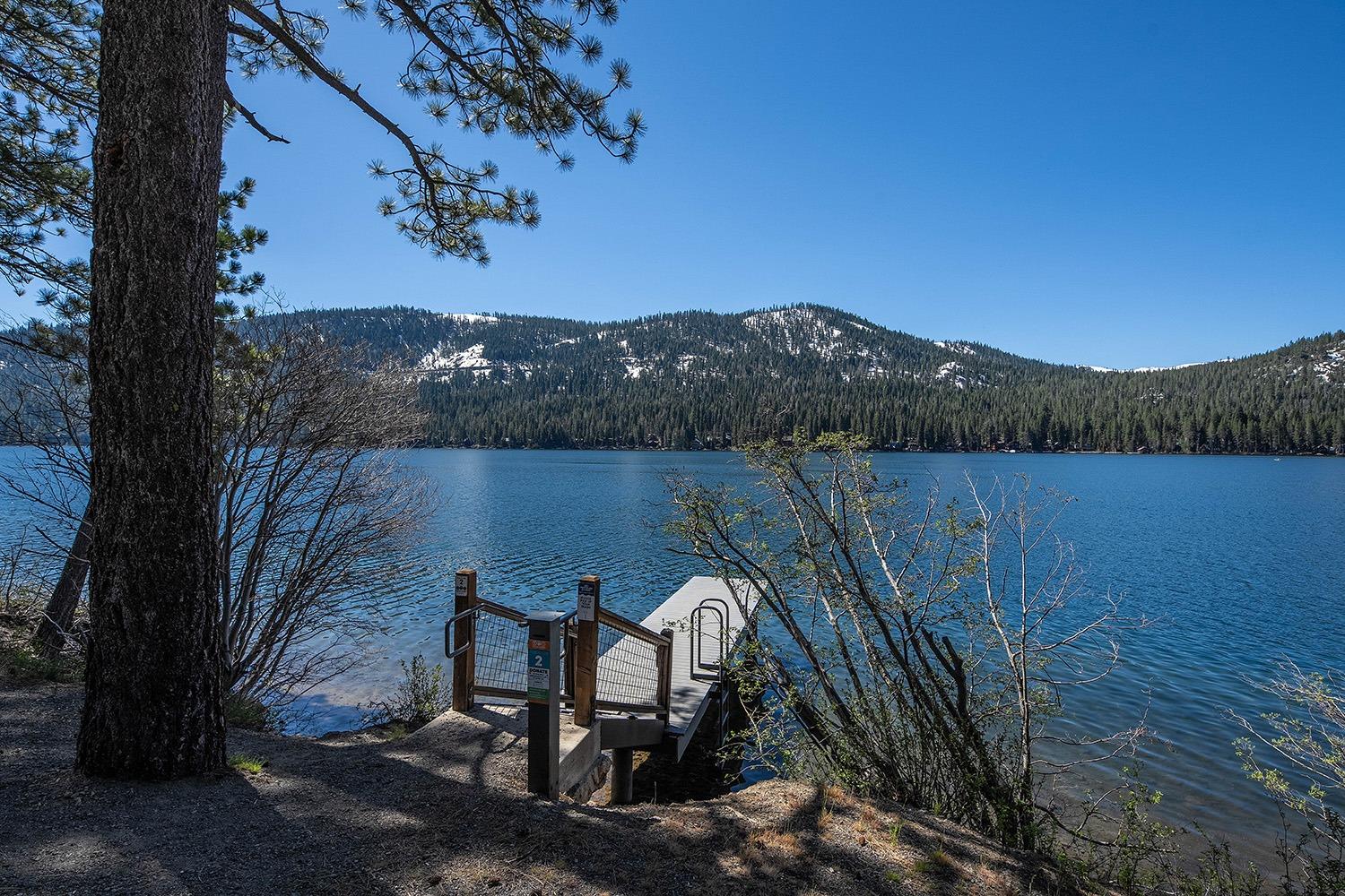 Detail Gallery Image 25 of 31 For 15404 Donner Pass Rd, Truckee,  CA 96161 - 5 Beds | 4/1 Baths