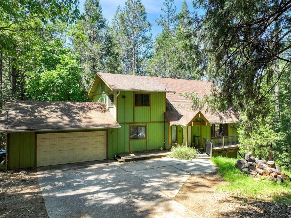 Detail Gallery Image 2 of 33 For 12402 Francis Dr, Grass Valley,  CA 95949 - 4 Beds | 2 Baths