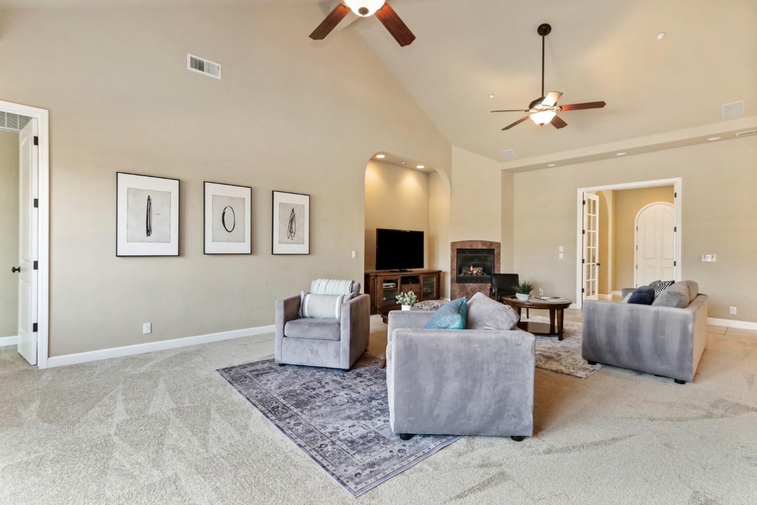 Detail Gallery Image 37 of 66 For 2201 Somerset Cir, Woodland,  CA 95776 - 4 Beds | 2/1 Baths